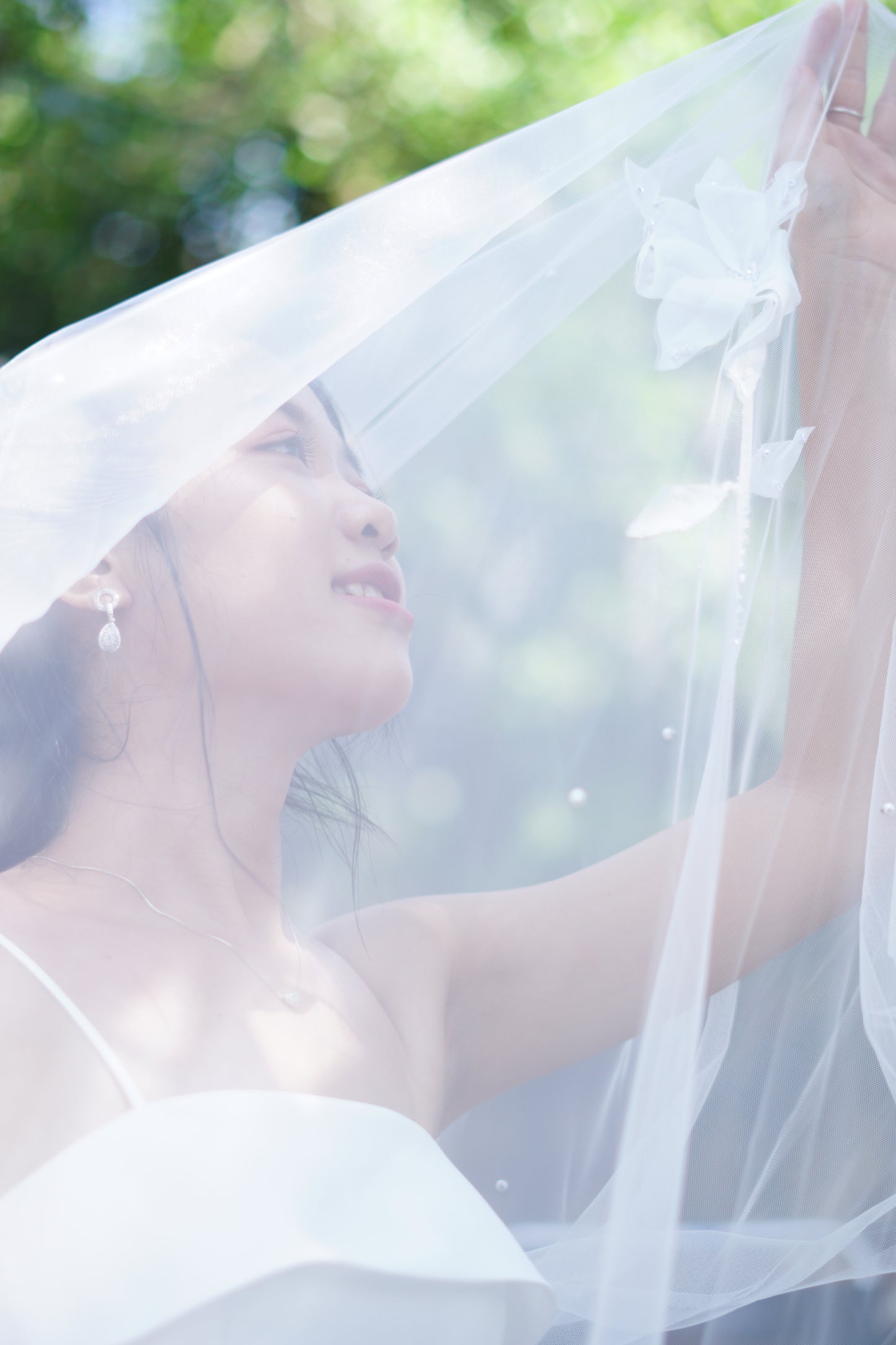 White Lilies Flower Wedding Veil | Elegant Floral Bridal Veil | Cathedral Length