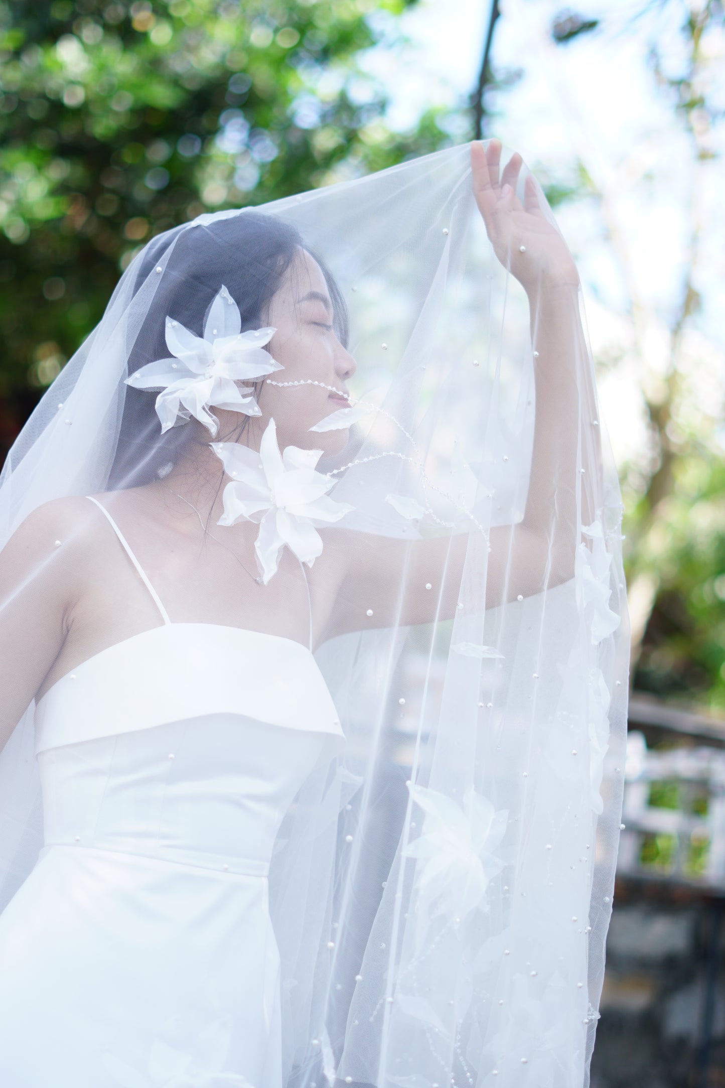 White Lilies Flower Wedding Veil | Elegant Floral Bridal Veil | Cathedral Length