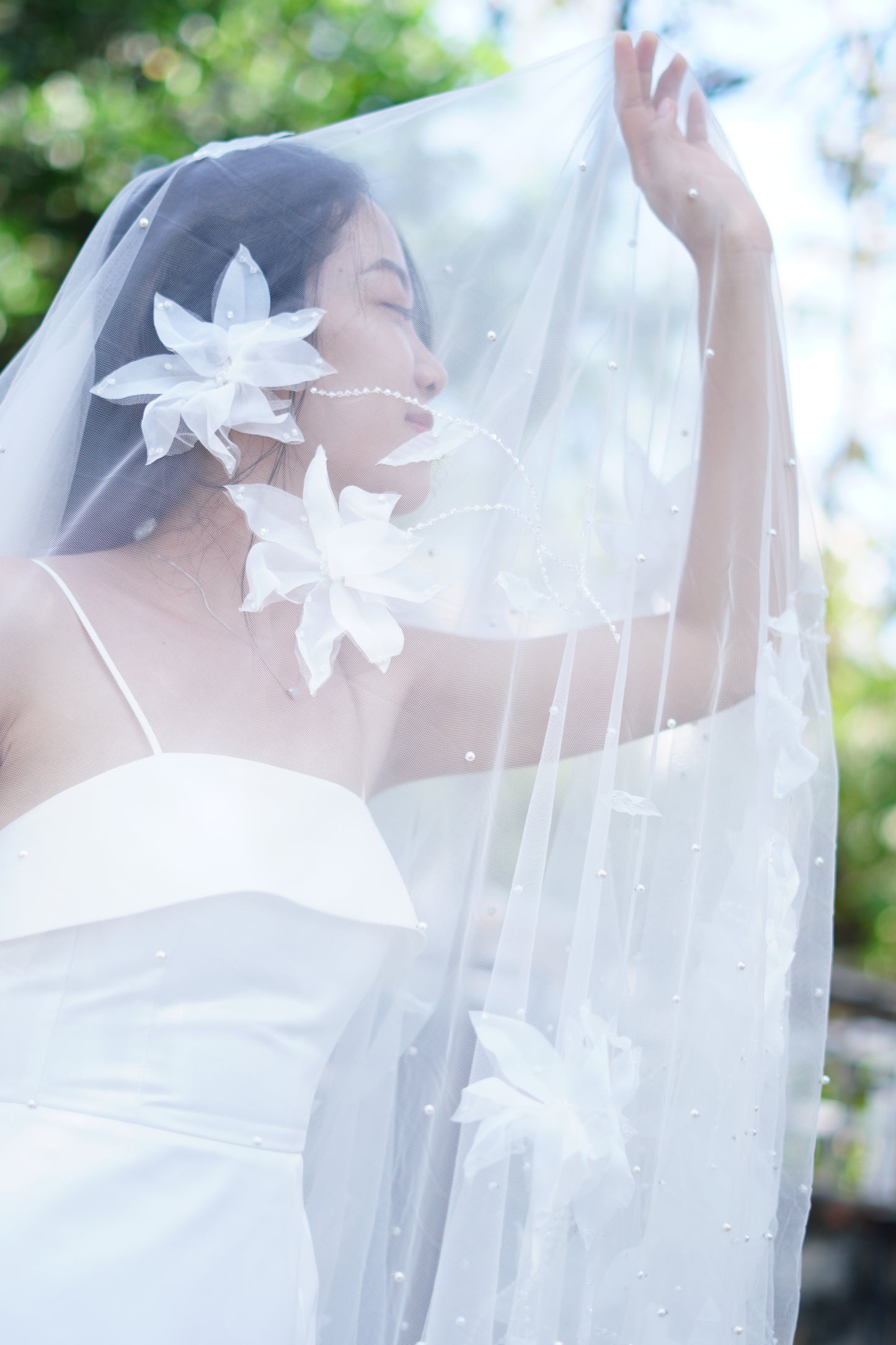 White Lilies Flower Wedding Veil | Elegant Floral Bridal Veil | Cathedral Length