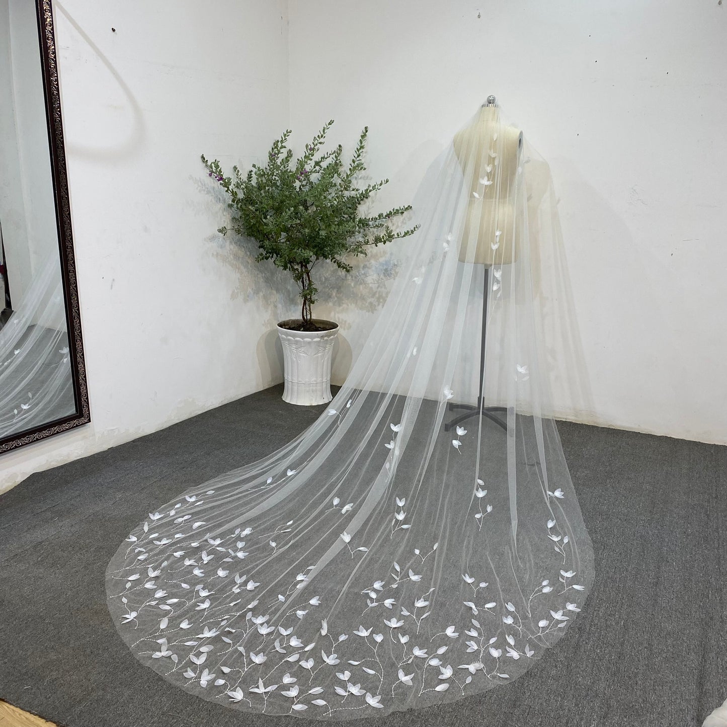 Crystal Leaf Wedding Veil | Sparkling Bridal Veil with Leaf Design | Cathedral Length