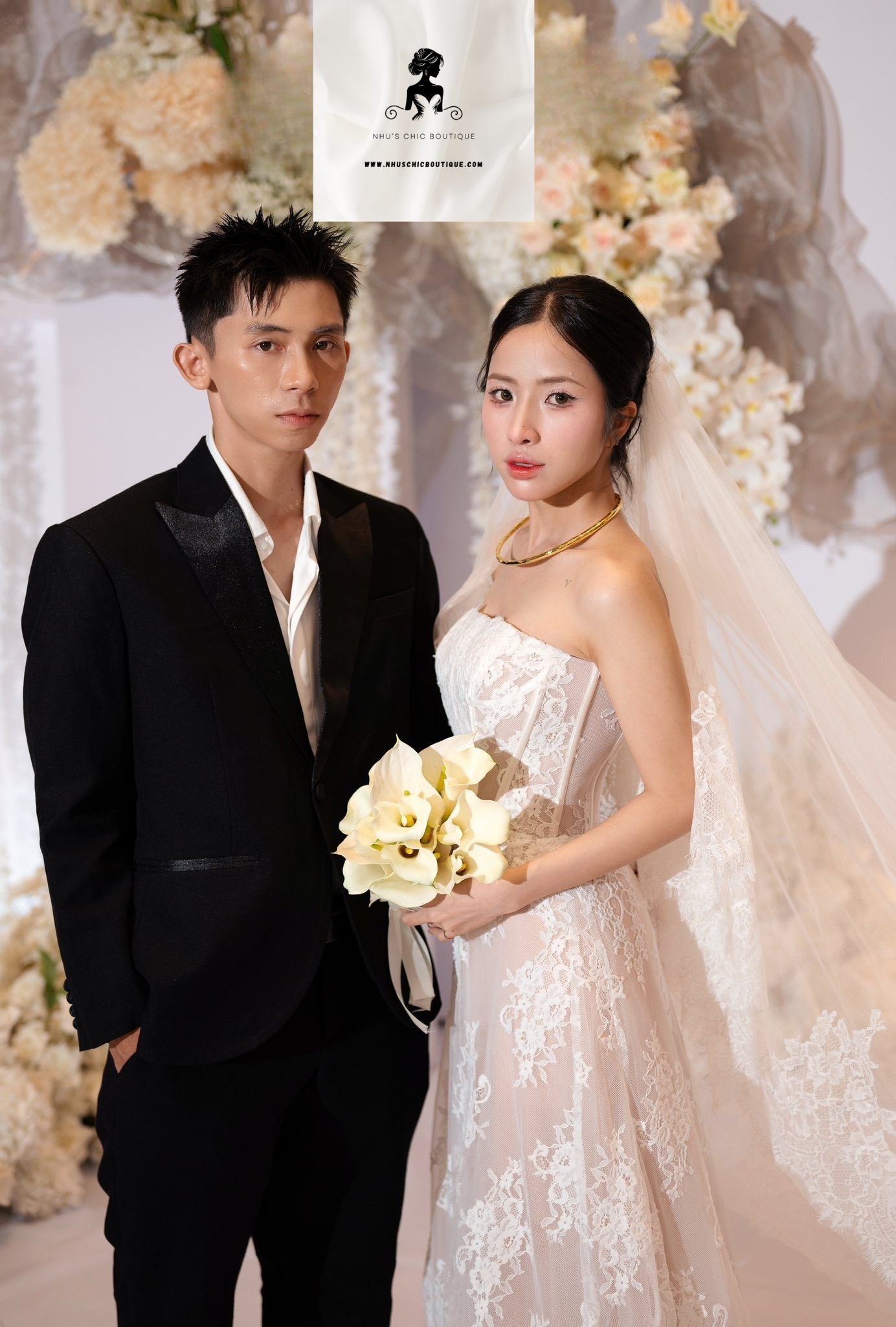 WD013 - French Lace - Classic Elegant Wedding Dress