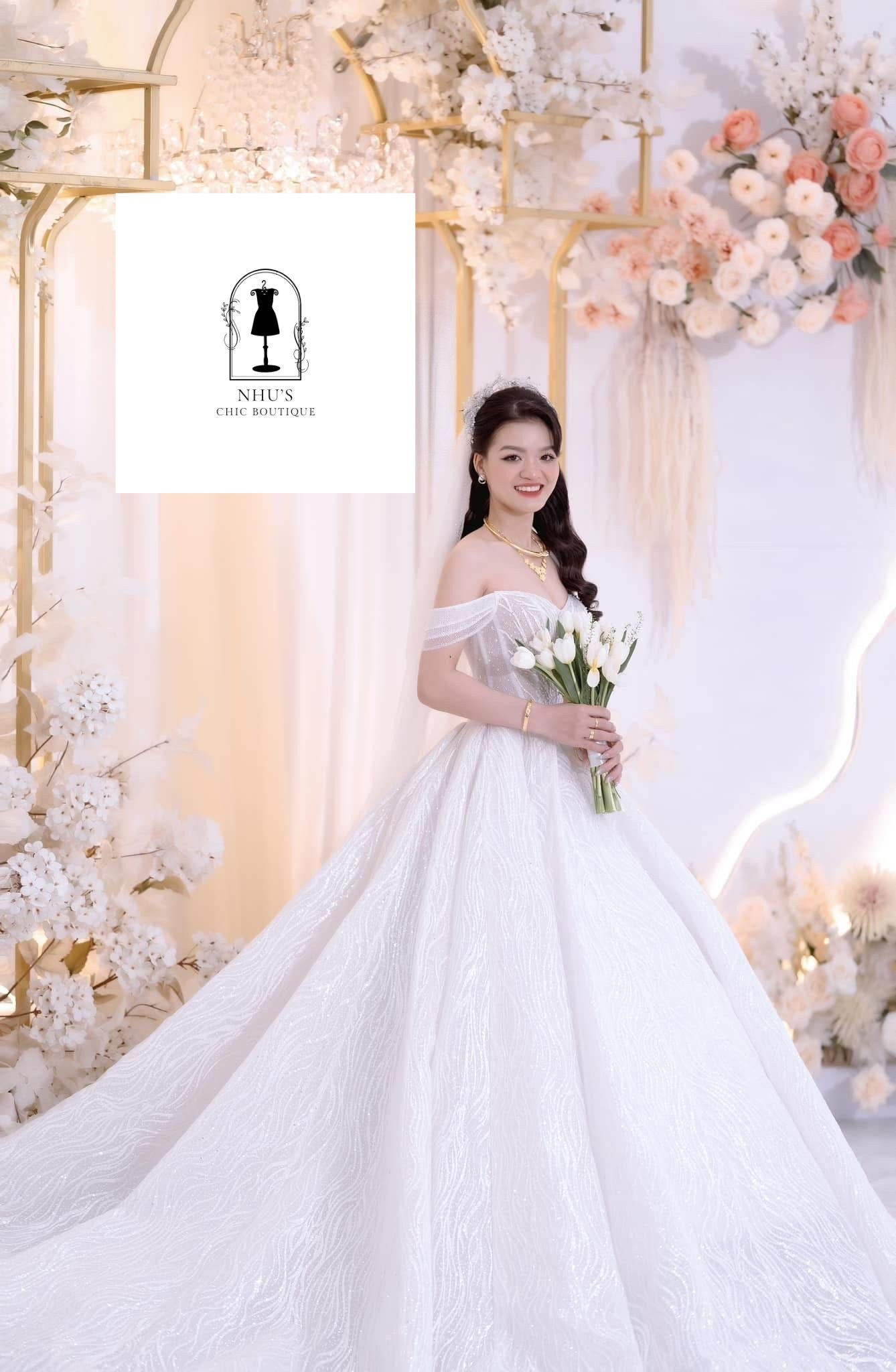 WD003-Chic Off-Shoulder Bridal Design