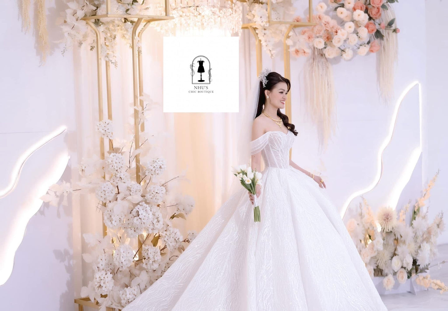 WD003-Chic Off-Shoulder Bridal Design