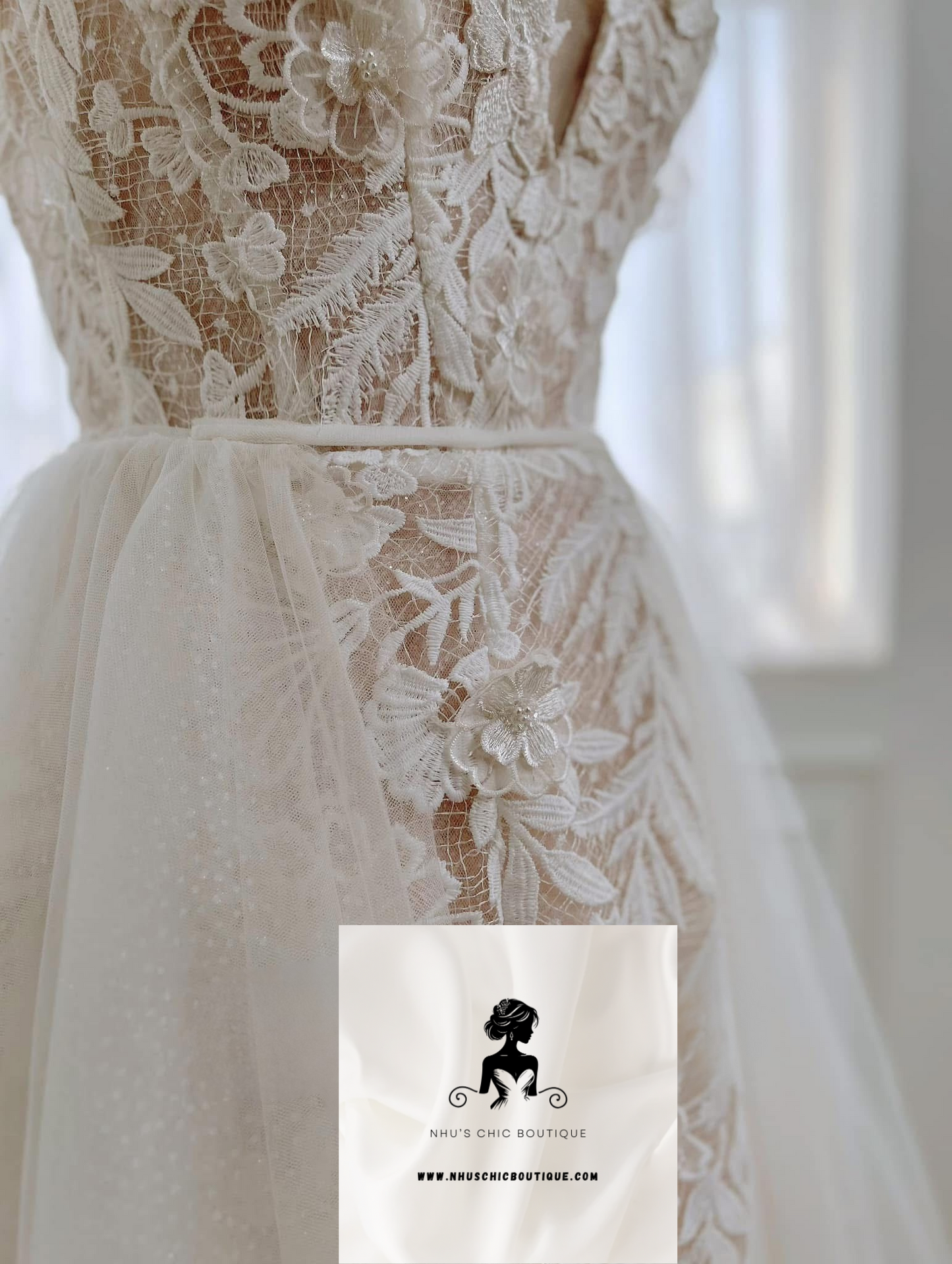 WD010 - Detachable Tulle Train Lace Bridal Dress