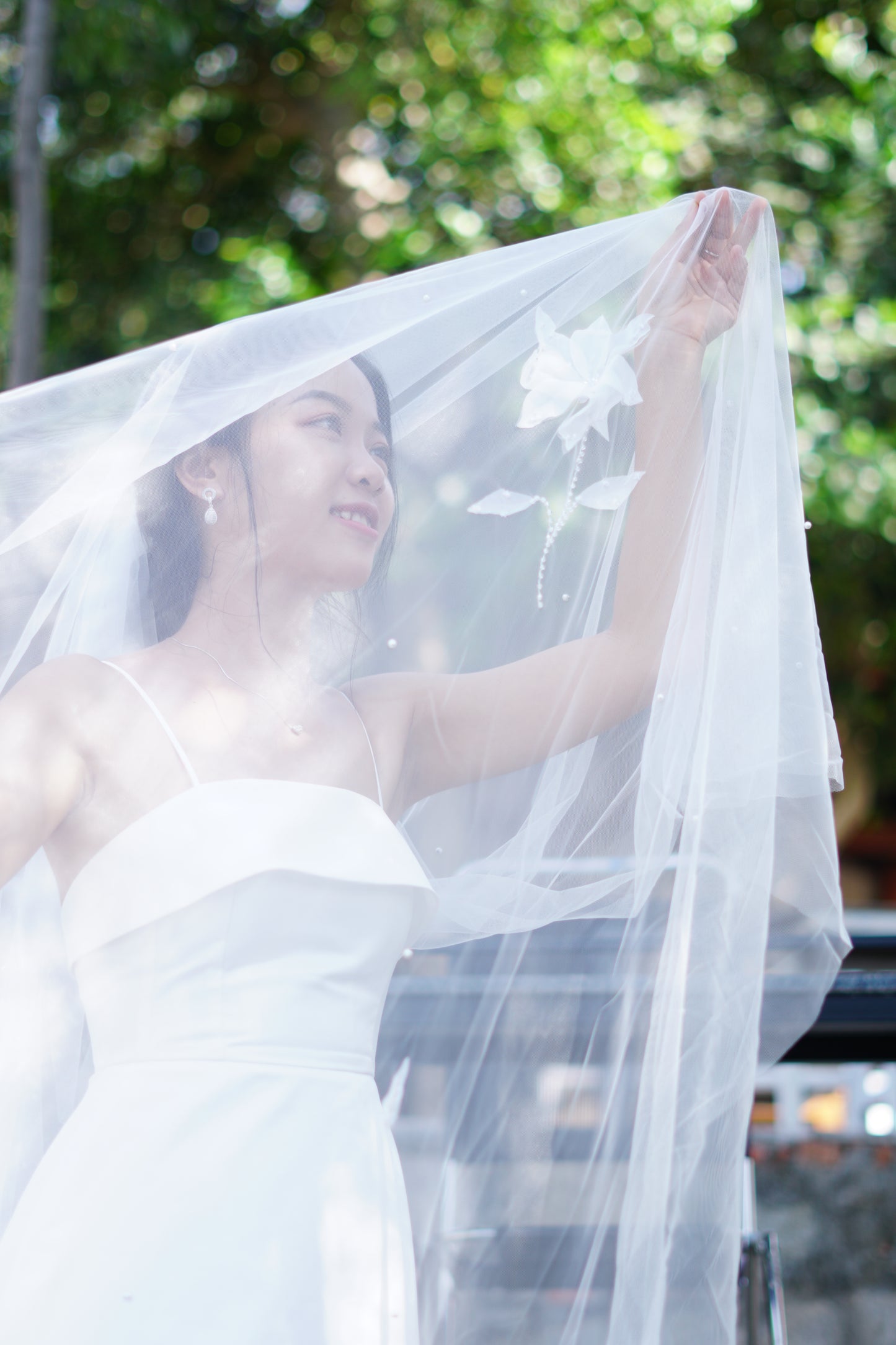 White Lilies Flower Wedding Veil | Elegant Floral Bridal Veil