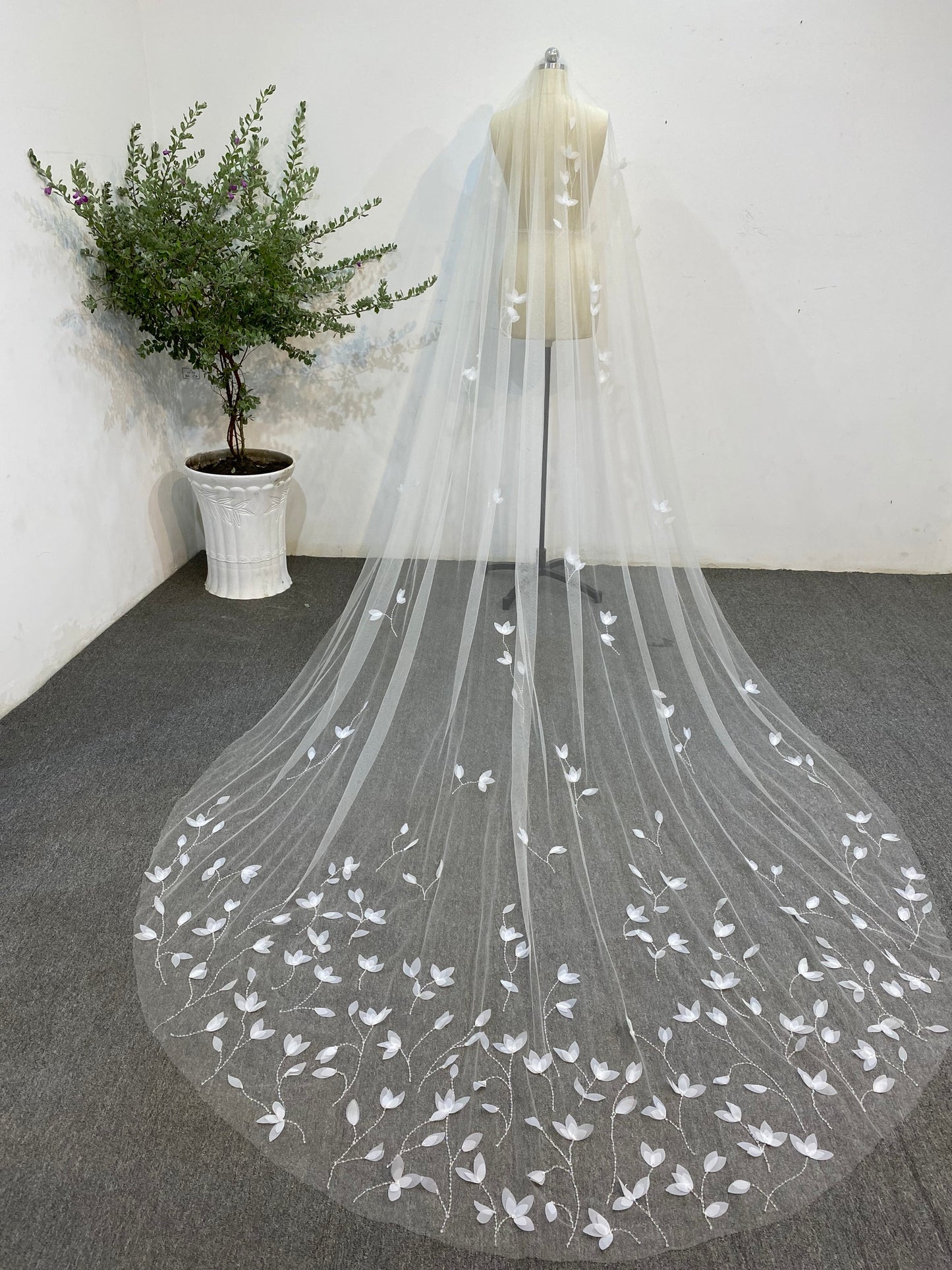 Crystal Leaf Wedding Veil | Sparkling Bridal Veil with Leaf Design