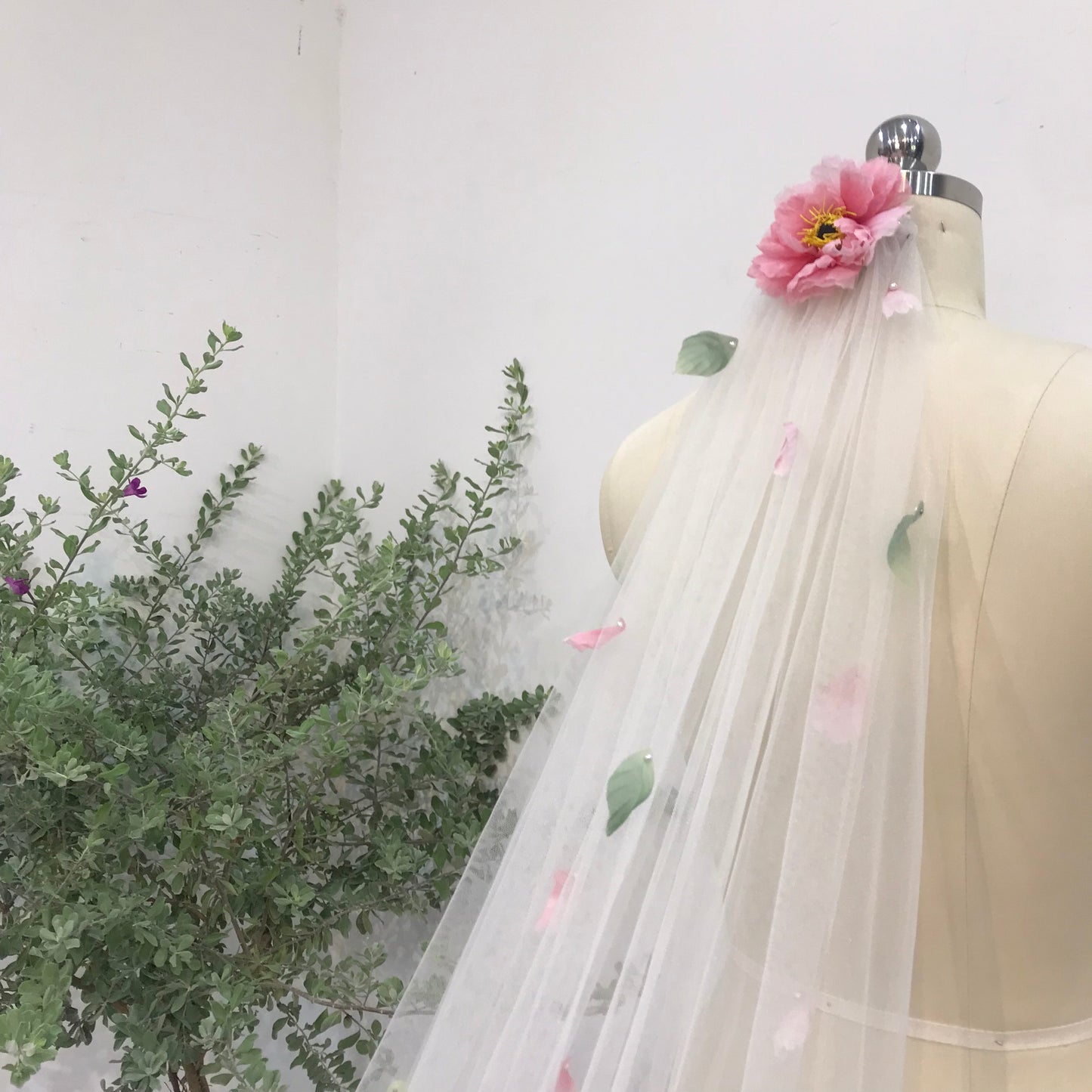 Peony Wedding Bridal Veil | Elegant Floral Veil with Peony Accents