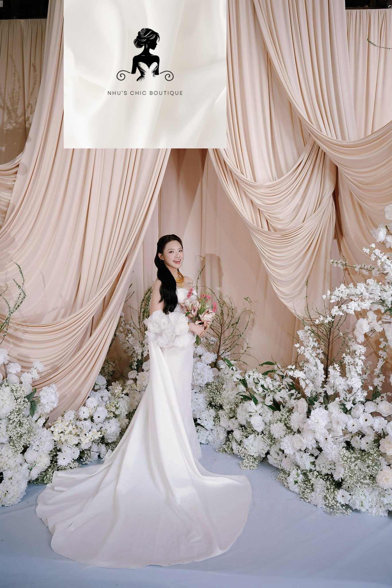 WD048-Detachable 3D Floral Sleeve Mermaid Wedding Dress with Structured Corset-The Sarah Gown
